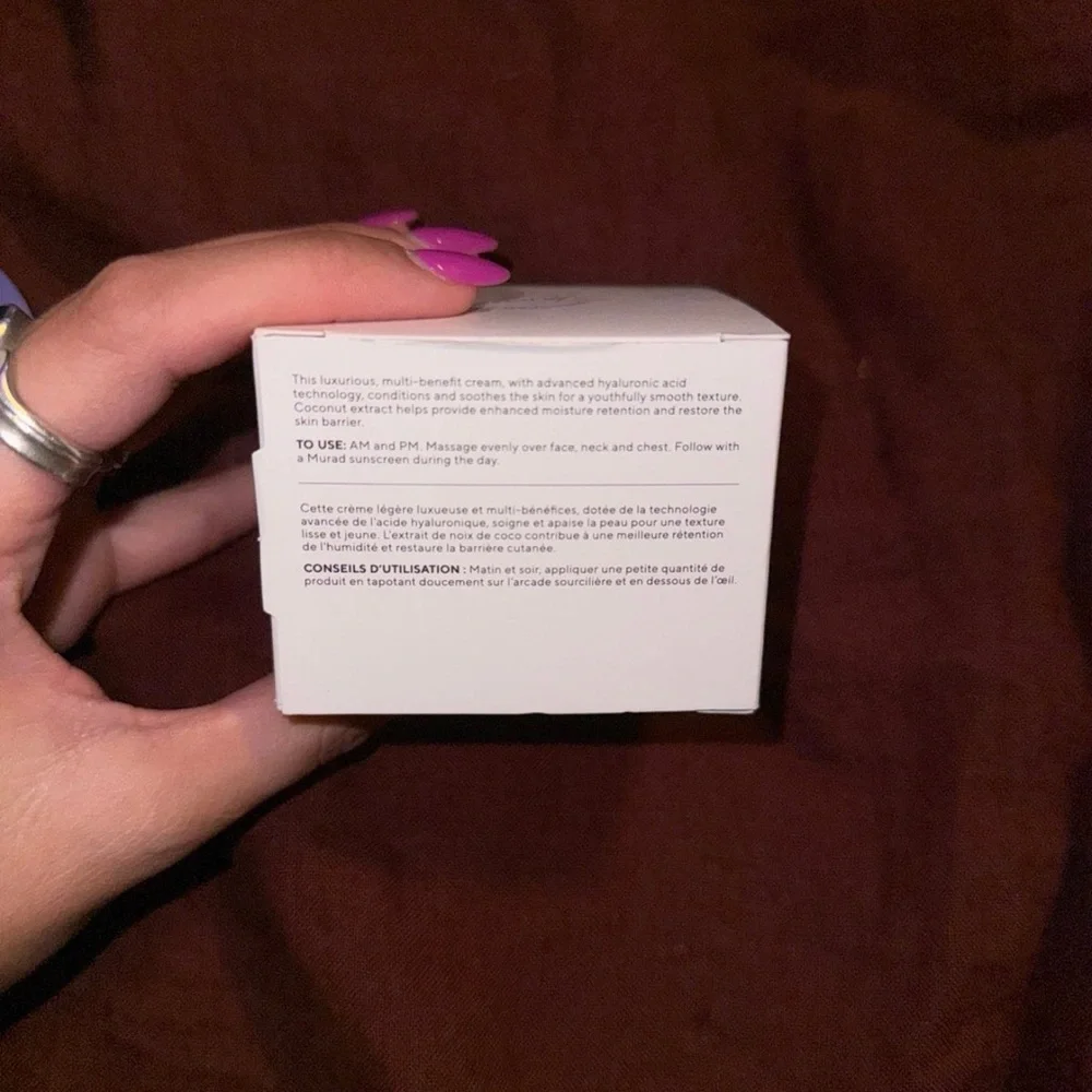 Murad Hydro-Dynamic Moisture Cream - Silver and Purple Packaging - Picture 3 of 4